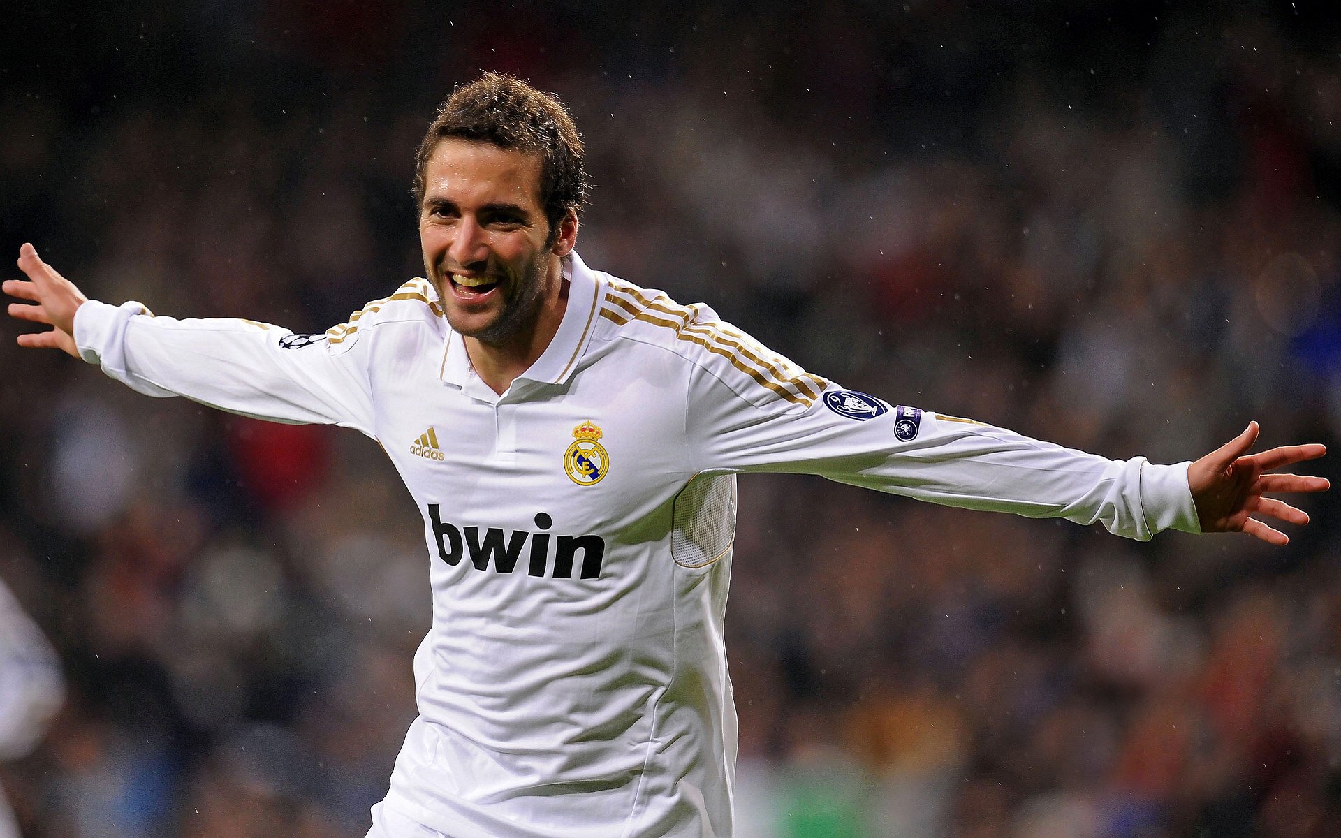 开云体育-PSG中场组织混乱影响进攻节奏