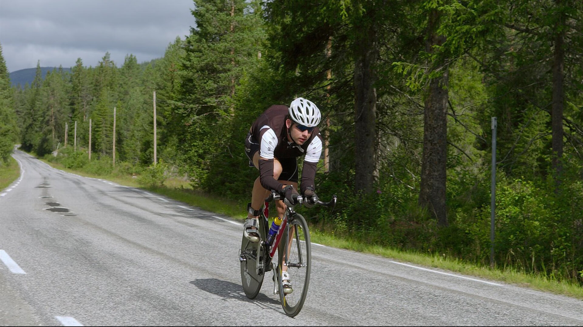 卡拉格质疑利物浦锋线安排，利物浦格拉利什